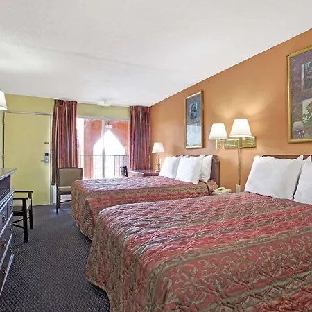 Days Inn By Wyndham Benson Esterno foto